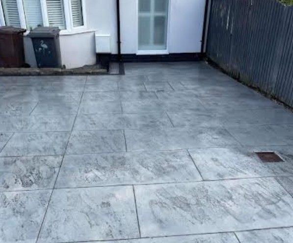 grey paving stone pattern imprinted driveway in Hucknall, Nottingham