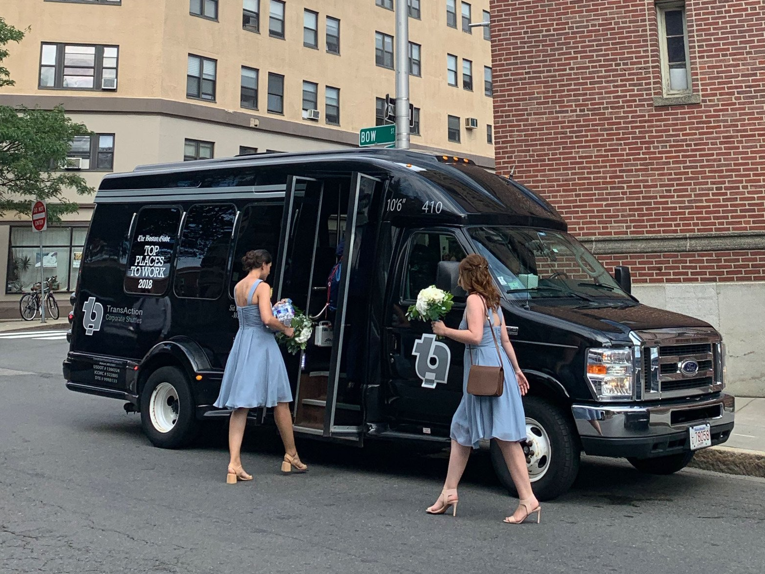 wedding-shuttle-buses-transportation