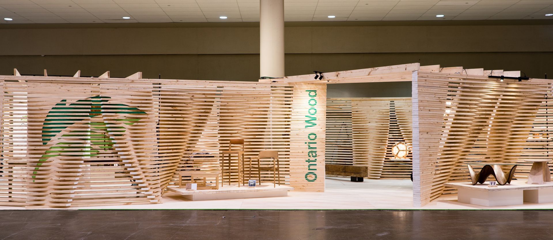 A wooden structure with a sign that says ' dinten ' on it