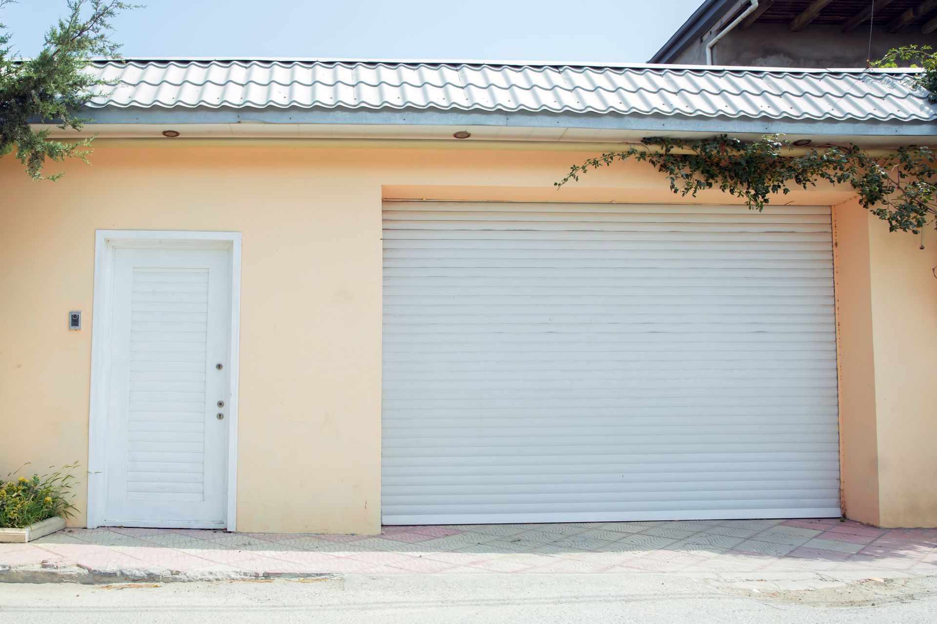 Installazione di Porte per Box e Garage