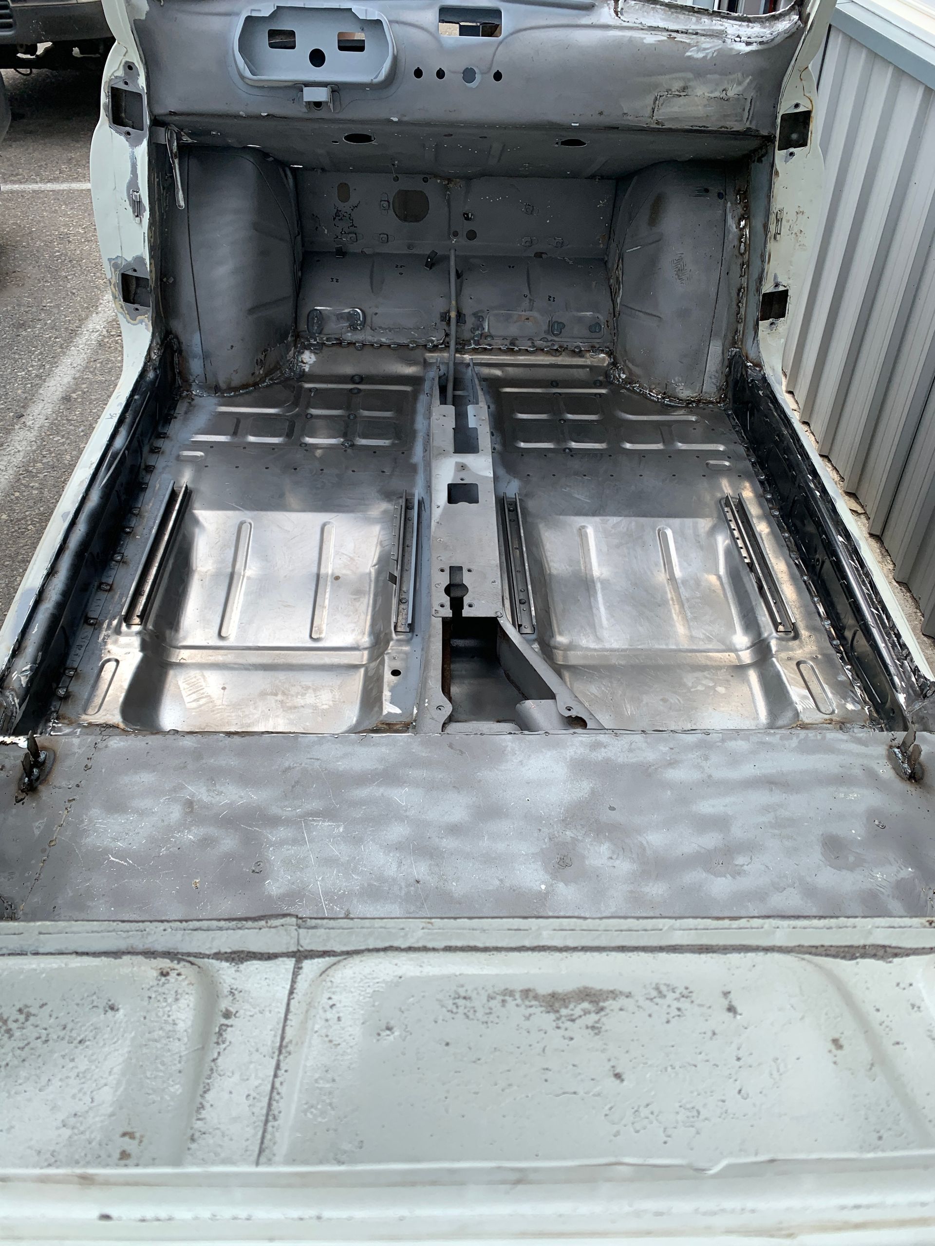 L'intérieur d'une voiture en cours de démontage