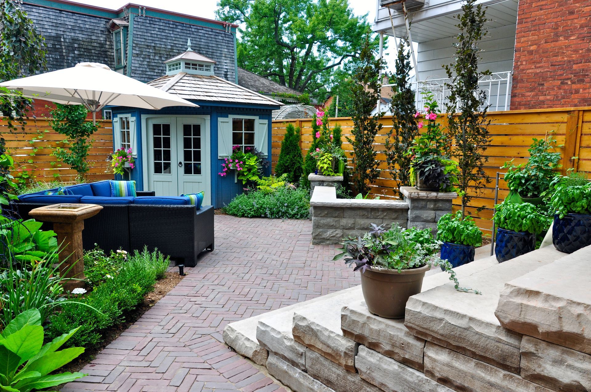 GARDEN CENTER & OUTDOOR LIVING SERVICES