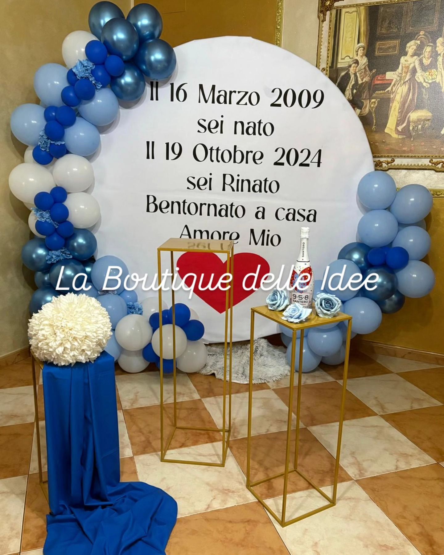 Una stanza con palloncini e un cartello che dice la boutique delle idee