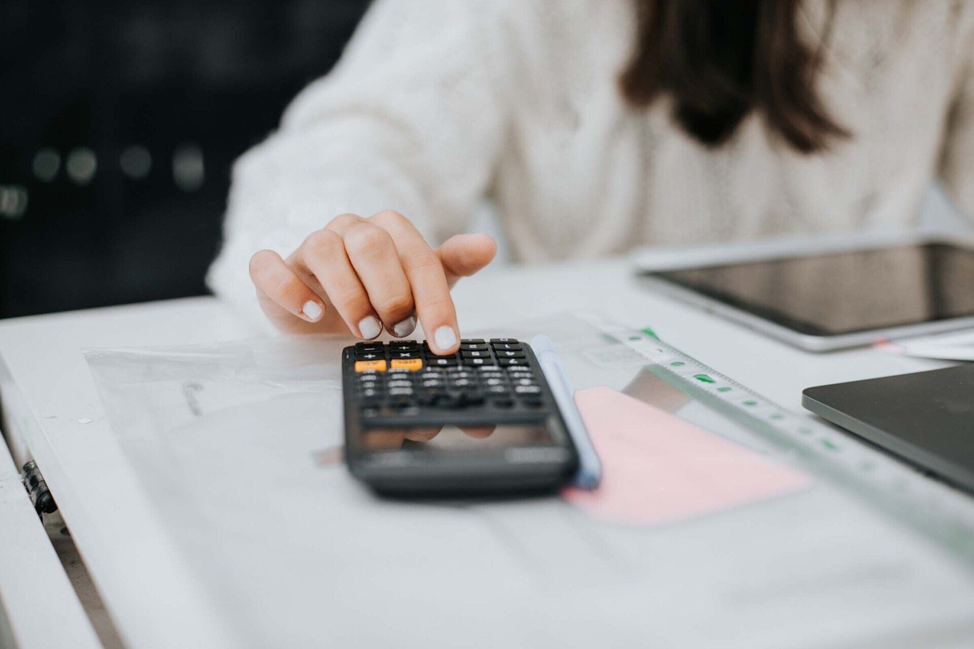 Using Calculator - Bartlesville, OK - First Investment Corporation Using Calculator - Bartlesville, OK - First Investment Corporation