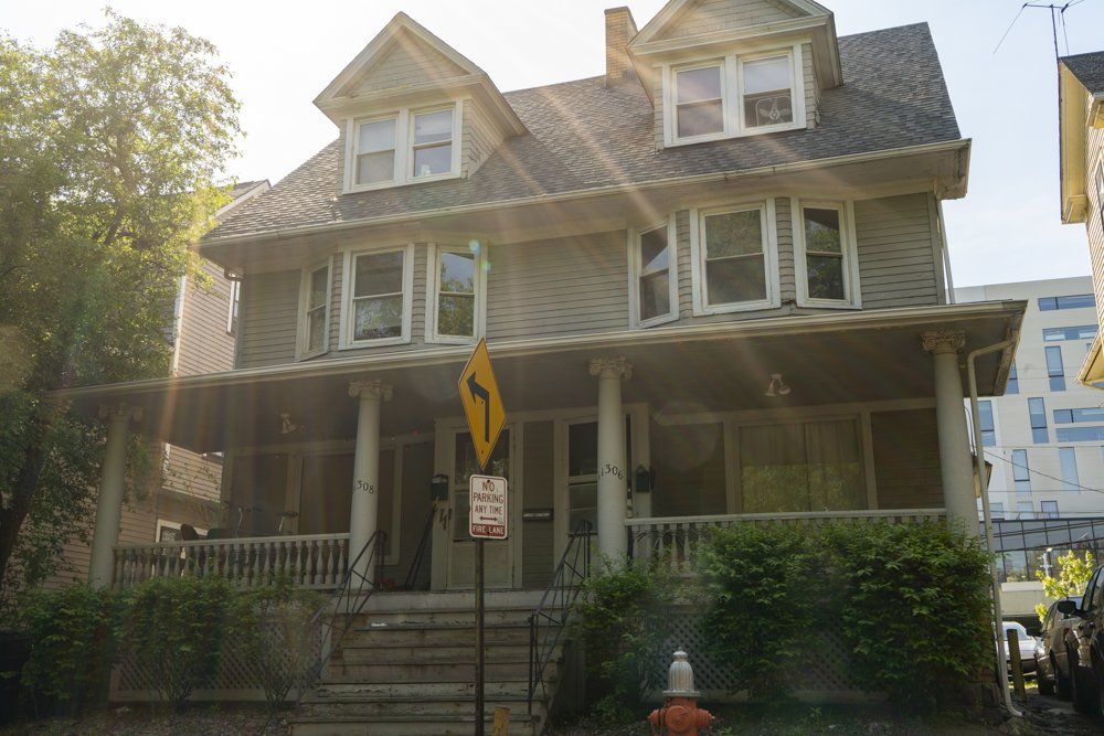 Exterior – 11306 Hessler