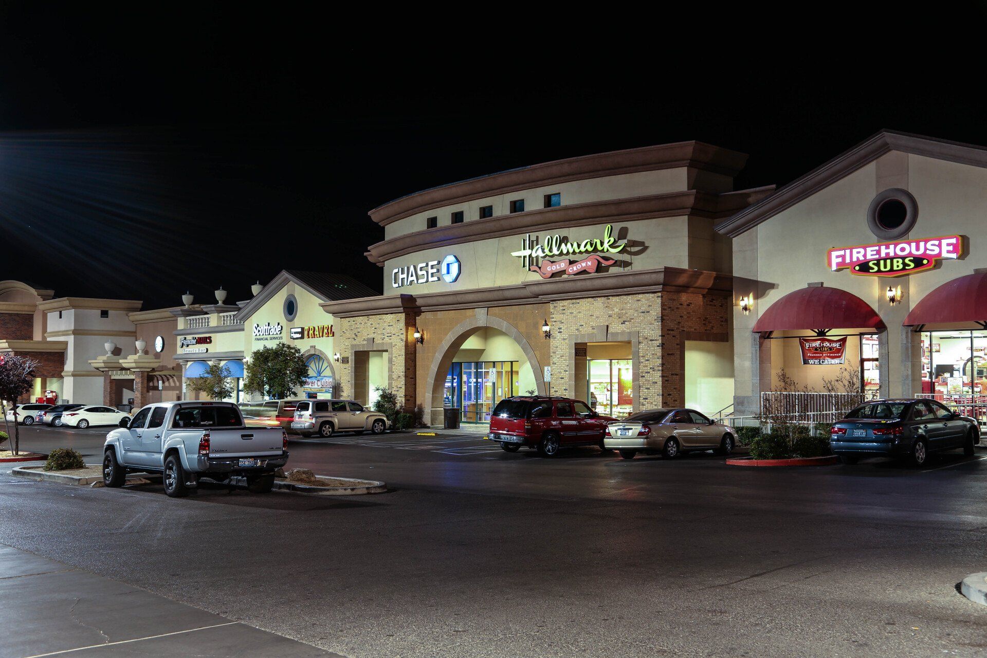 Hualapai Commons shops