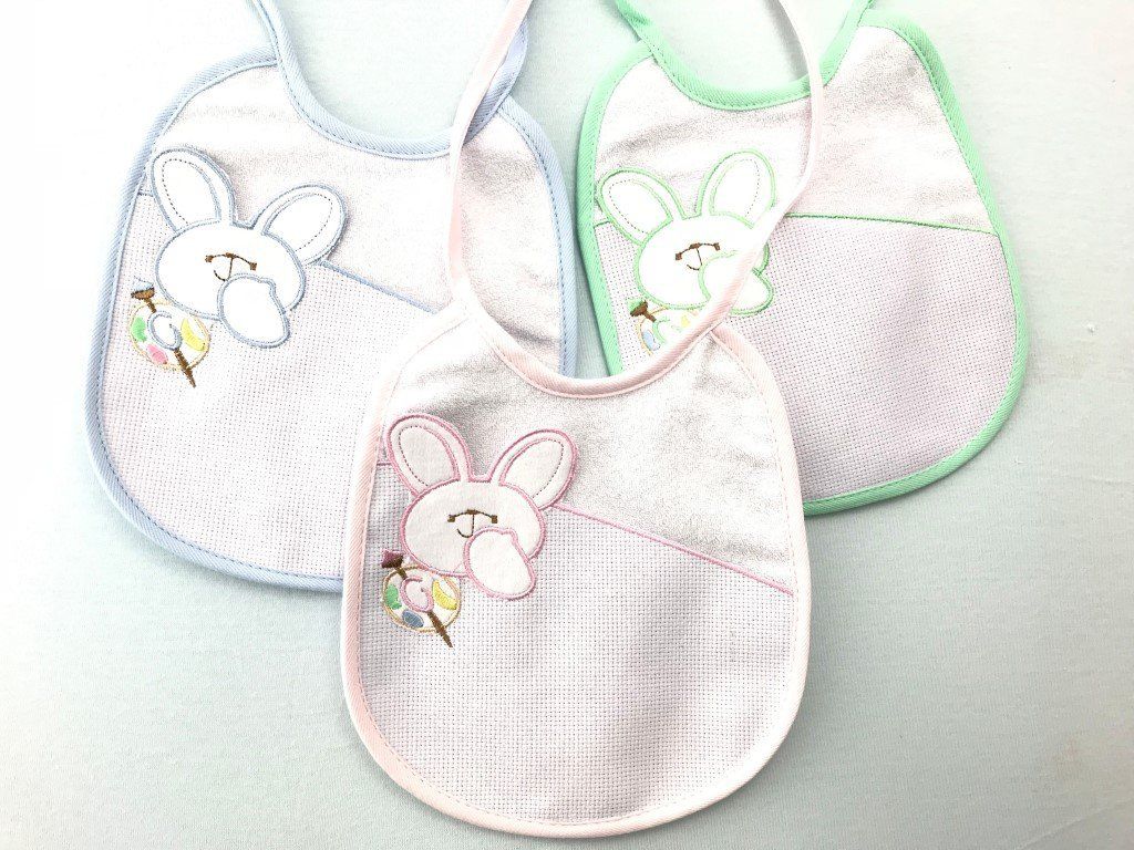 bavaglino ricamo filati tre sfere