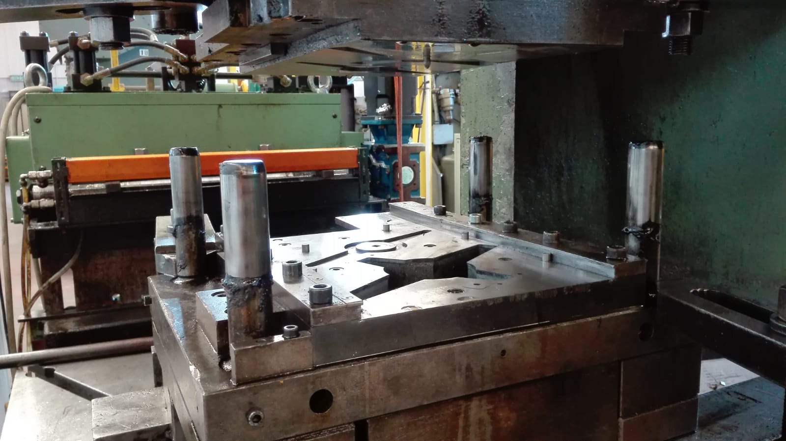 forma per stampaggio lamiere