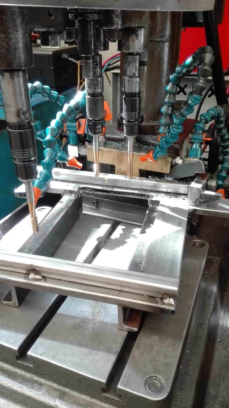 macchina per stampaggio lamiere