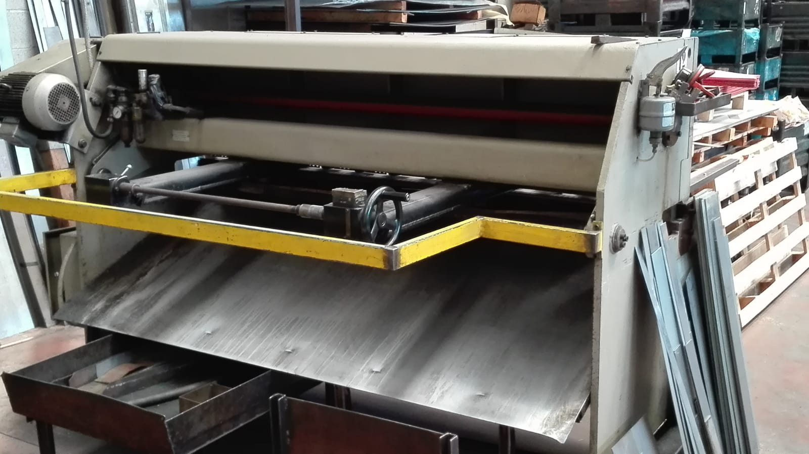 macchinari per lavorazione lamiere e stampa