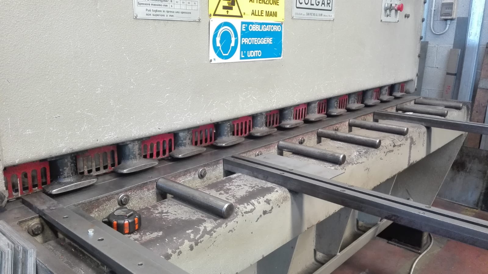 macchinario per la lavorazione di lamiere a cilindro