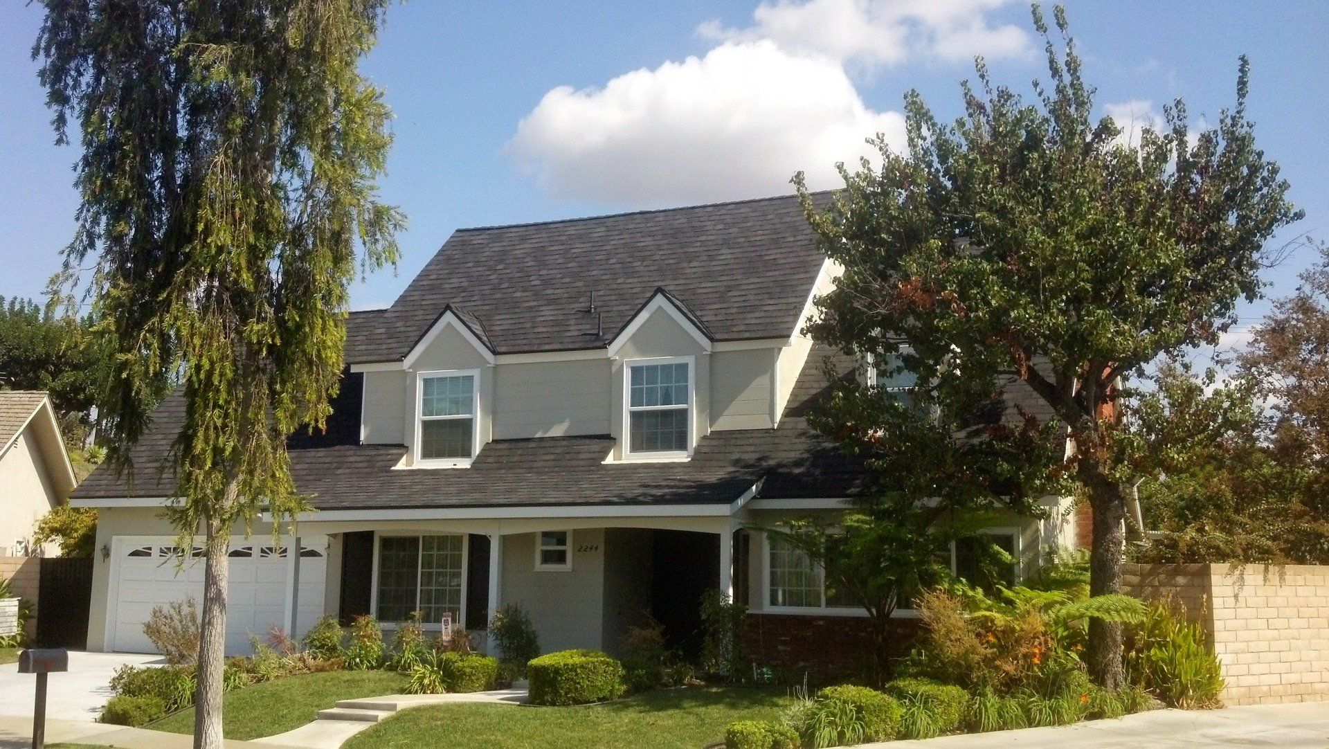 RESIDENTIAL ROOF REPAIR SERVICES IN HESPERIA, CA