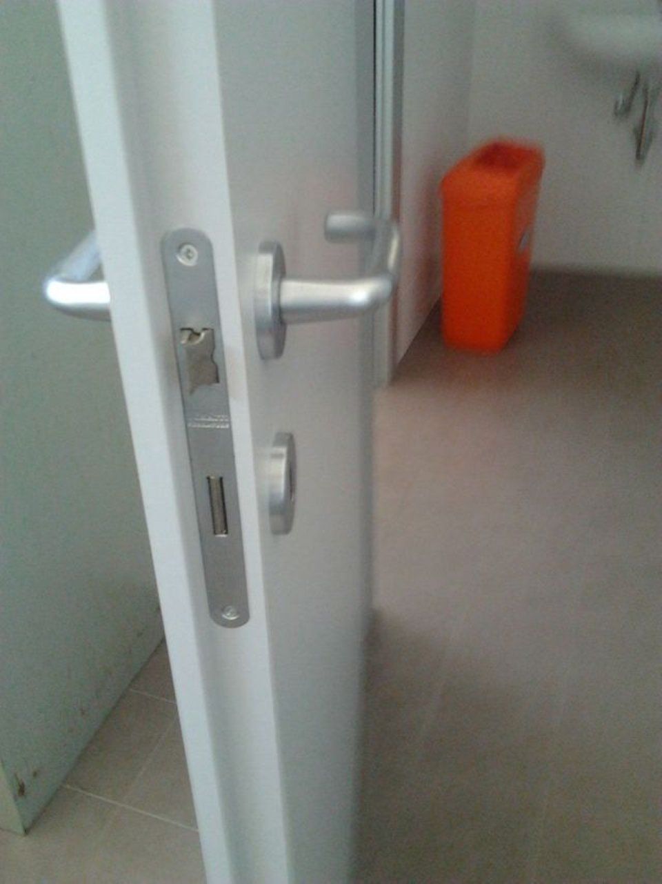 dettaglio serratura porta