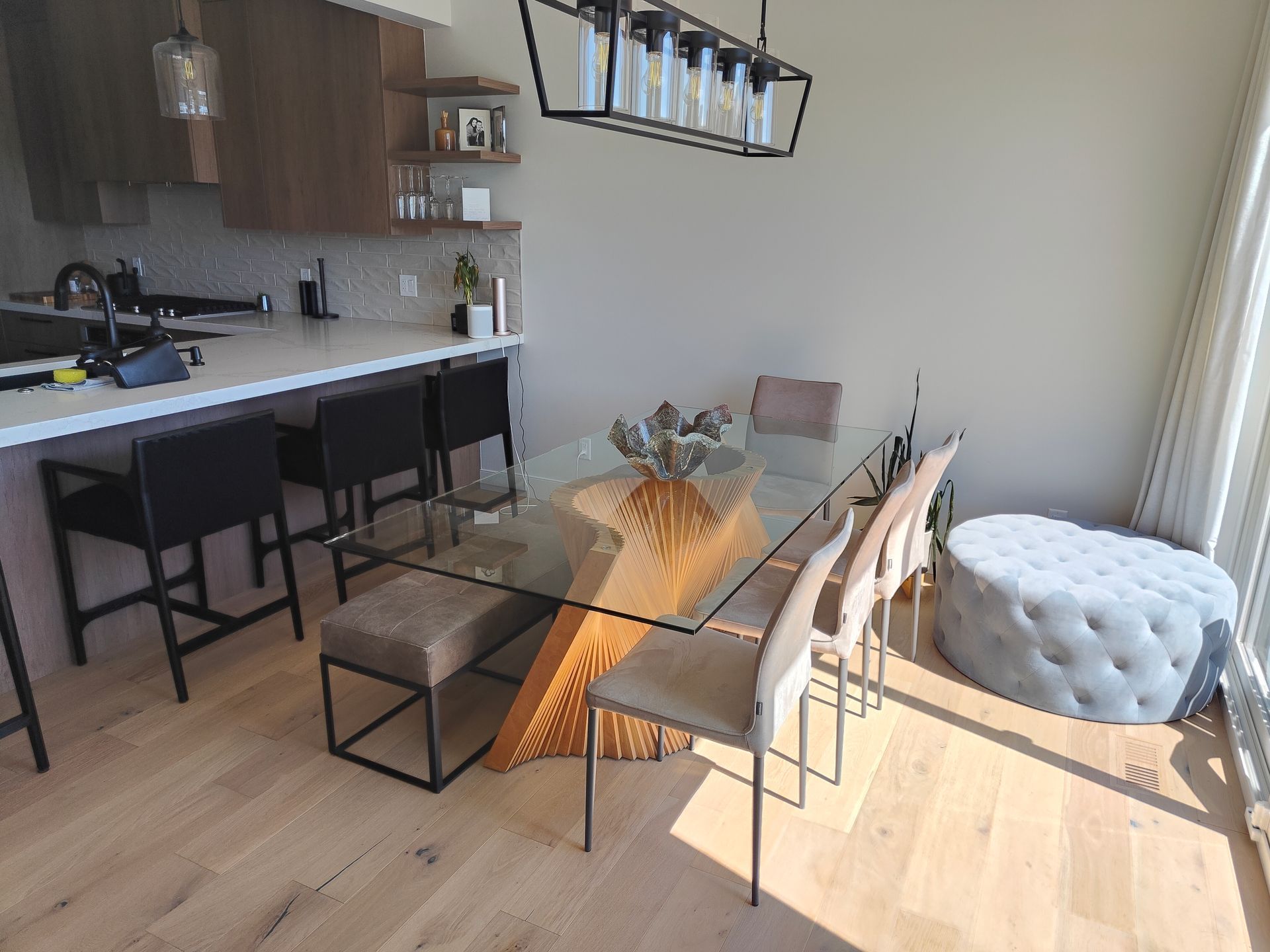 dining room clean by a cochrane cleaner