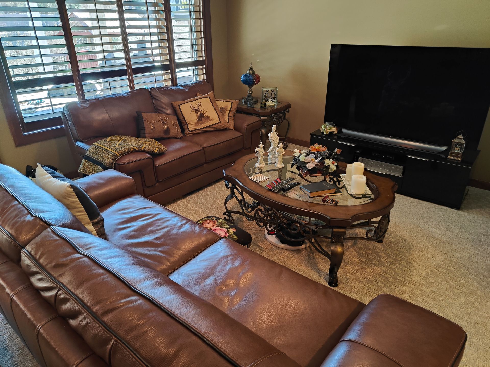 living room clean in cochrane