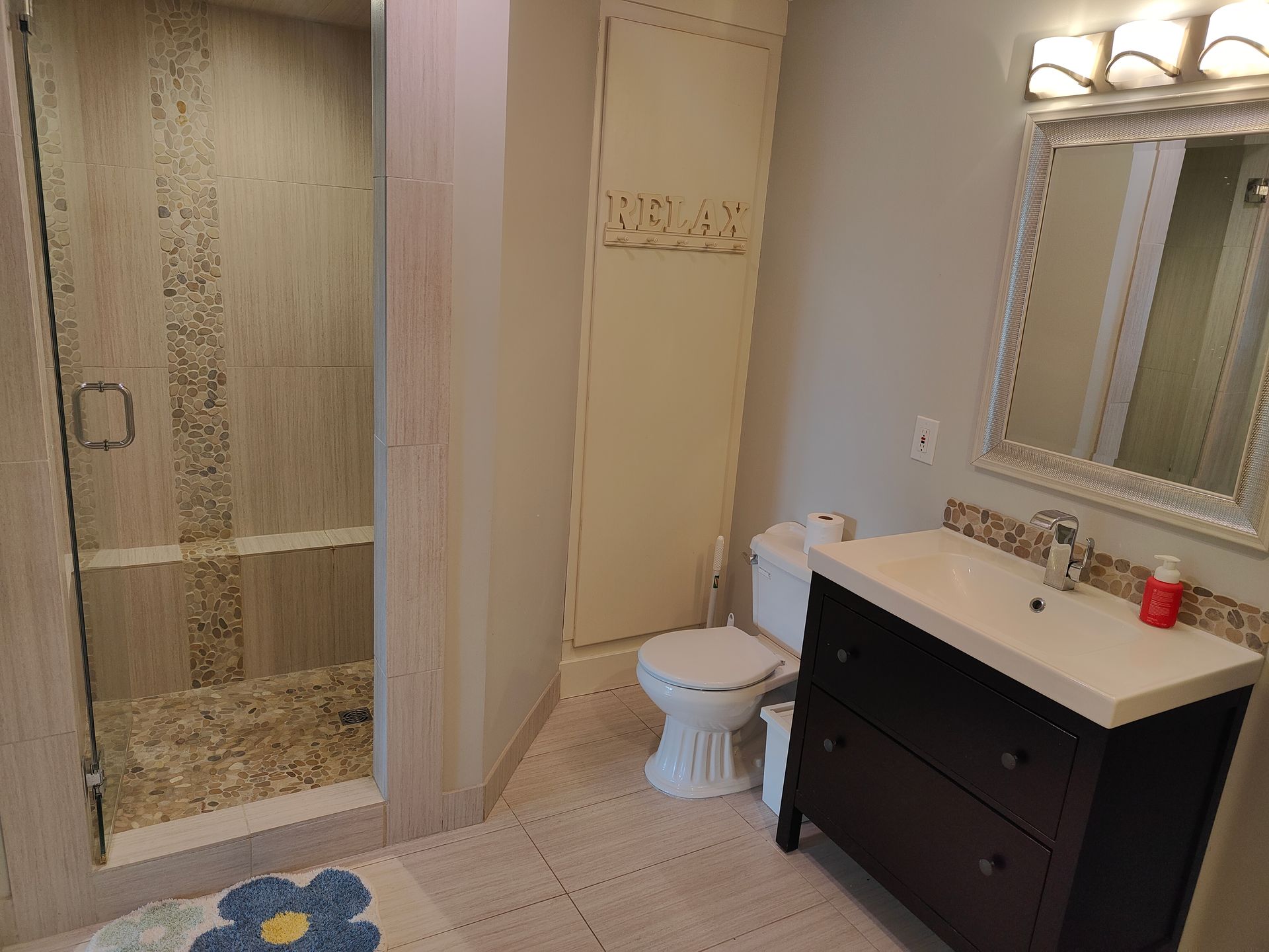 maintenance bathroom clean