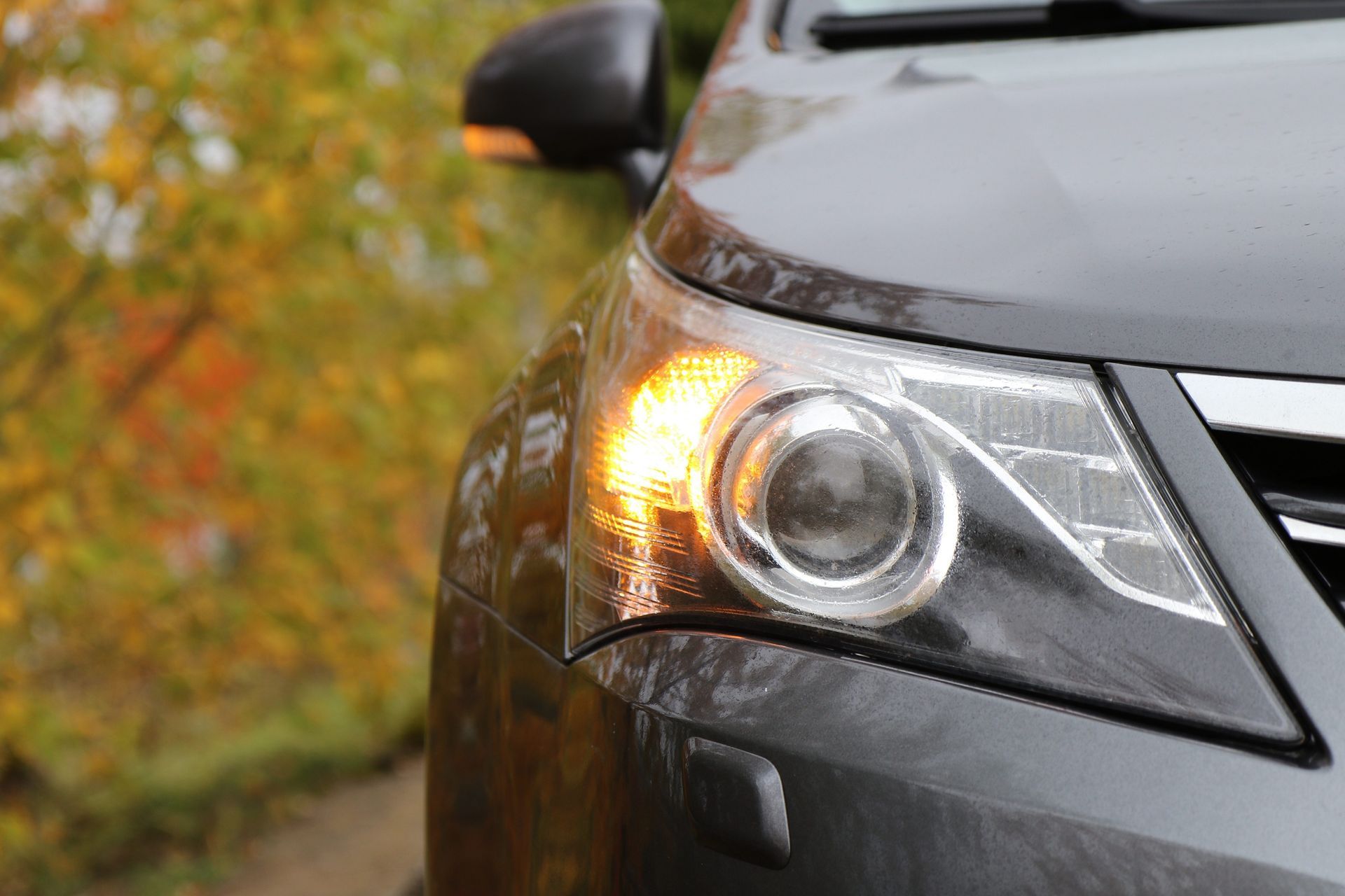 Why Do My Headlights Flicker When I Use the Turn Signals? | Auto Smart