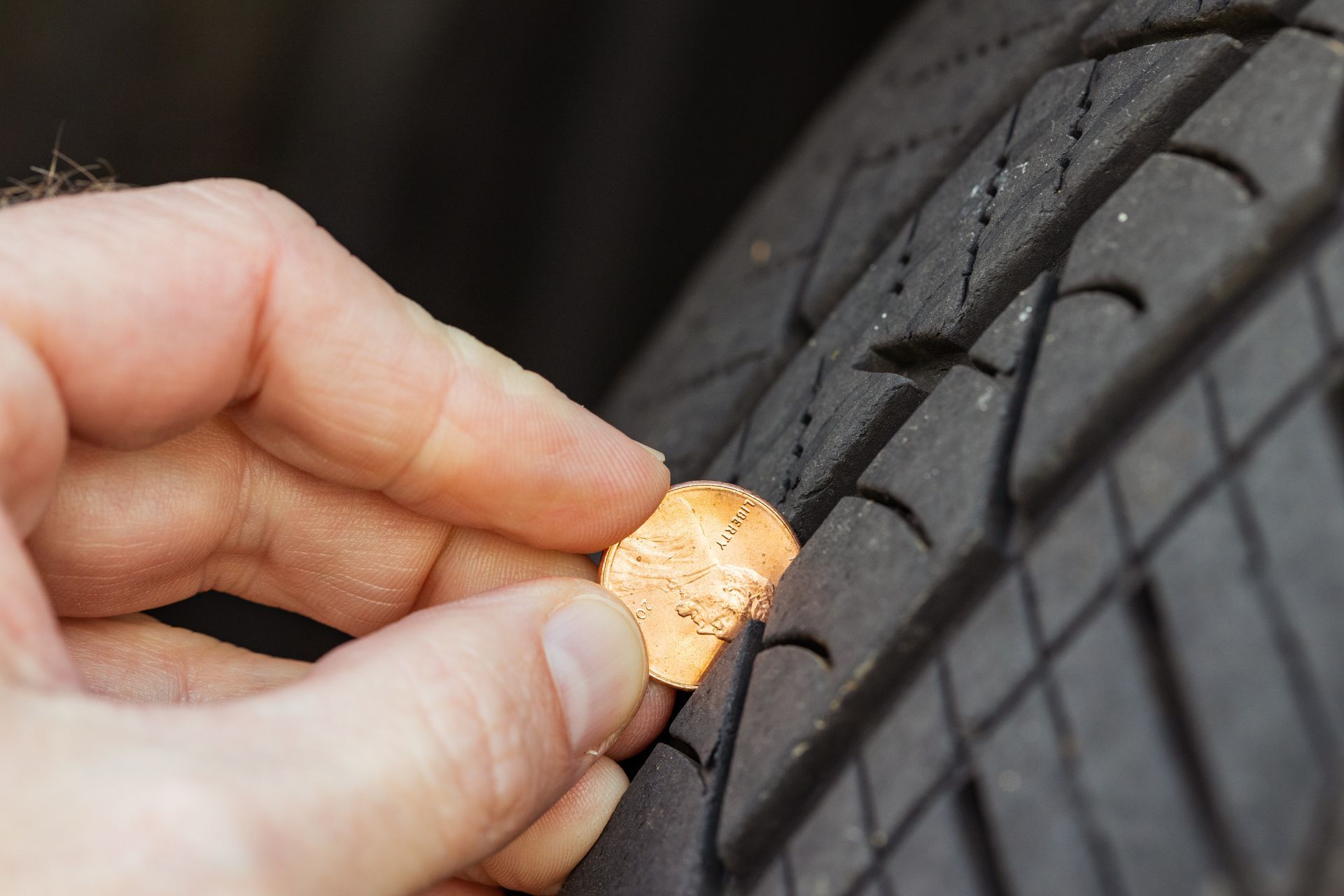 Signs to Watch For That Indicate It’s Time to Replace Your Tires | Auto Smart