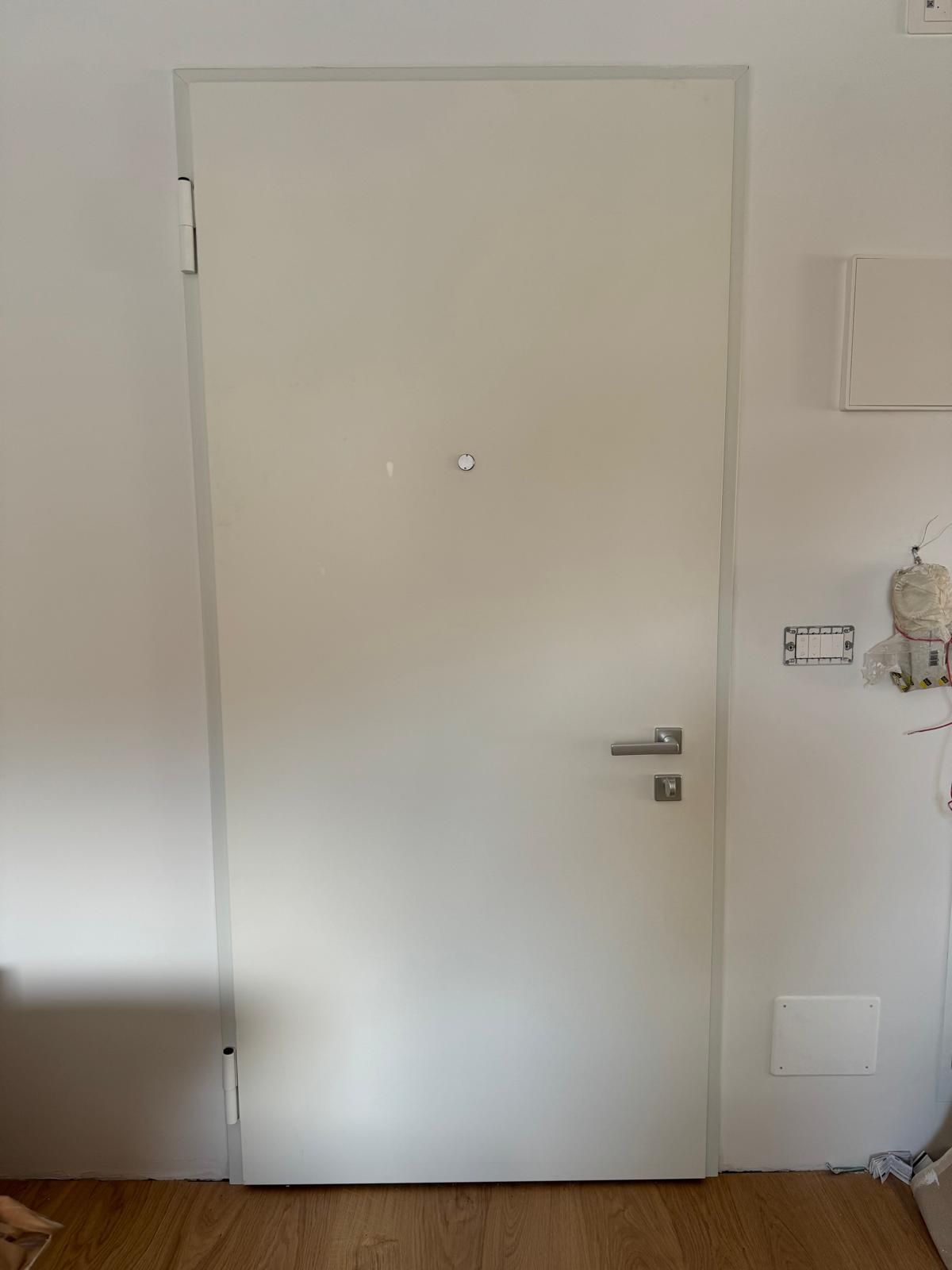 porta bianca laccata