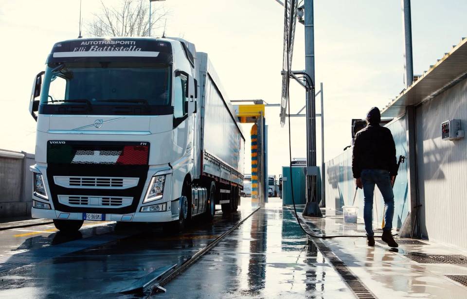 Autocarro per trasporto merci