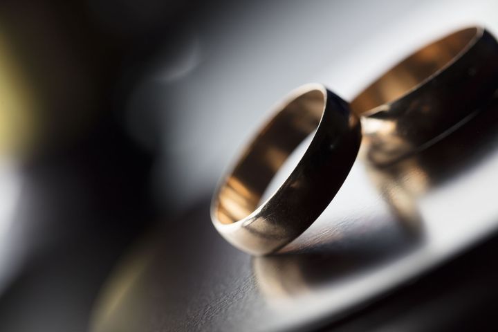 Two gold wedding rings