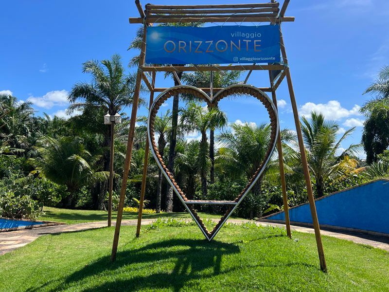 Placa com a inscrição