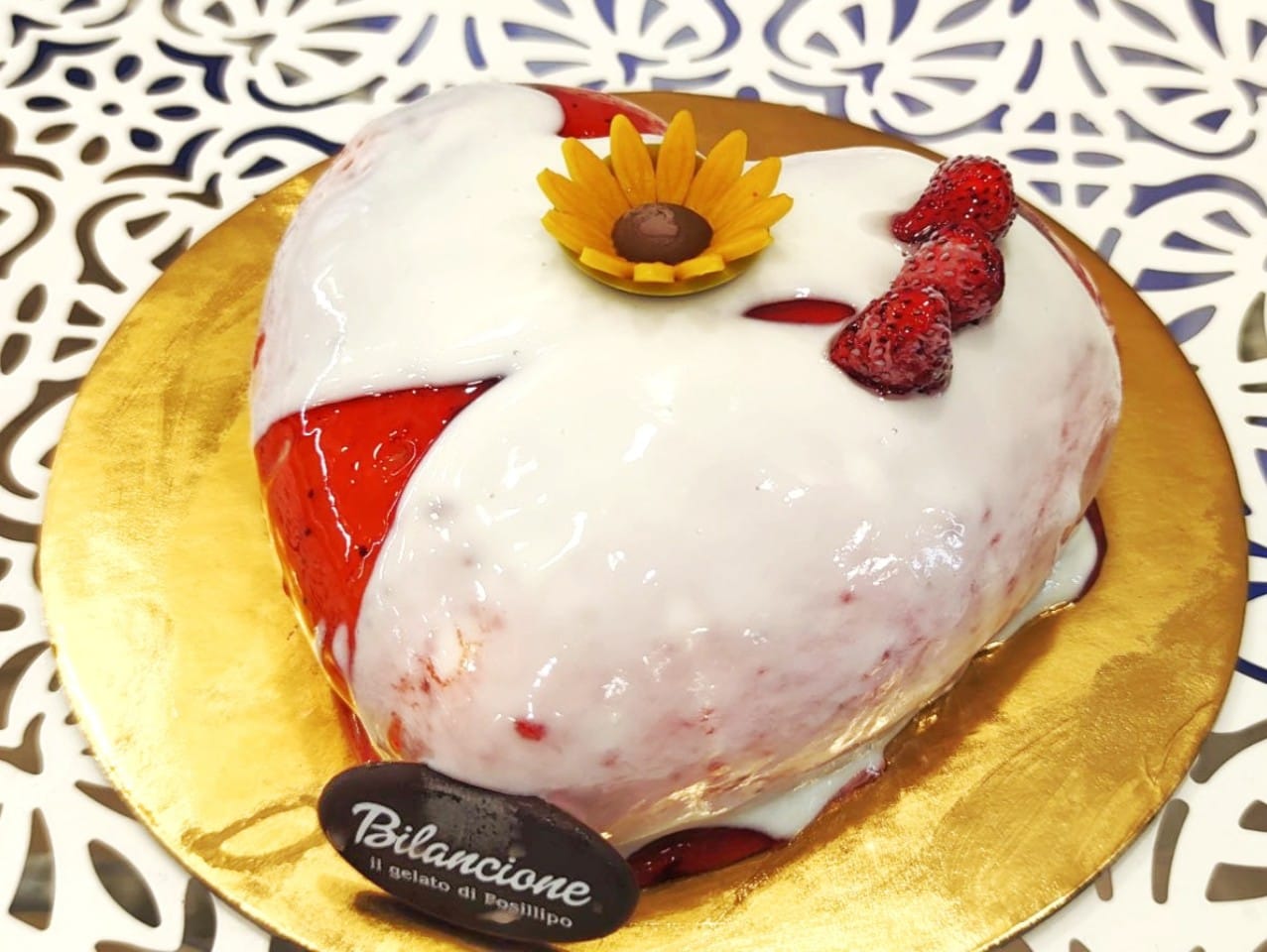 torta glassata alla fragola