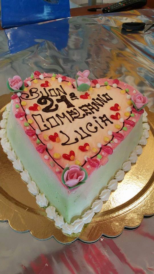 torta di compleanno cuore