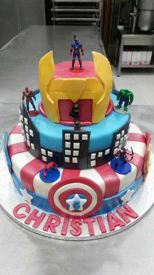 torta compleanno supereroi
