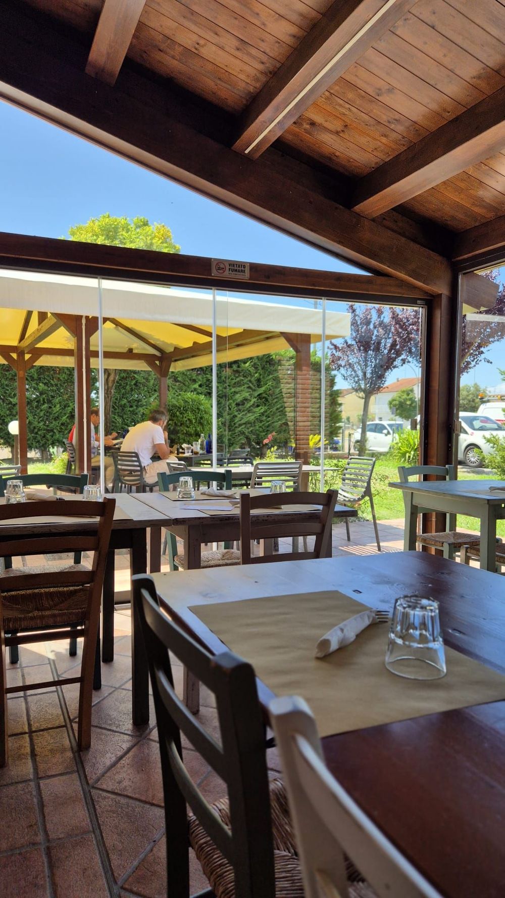 esterno locale pranzo