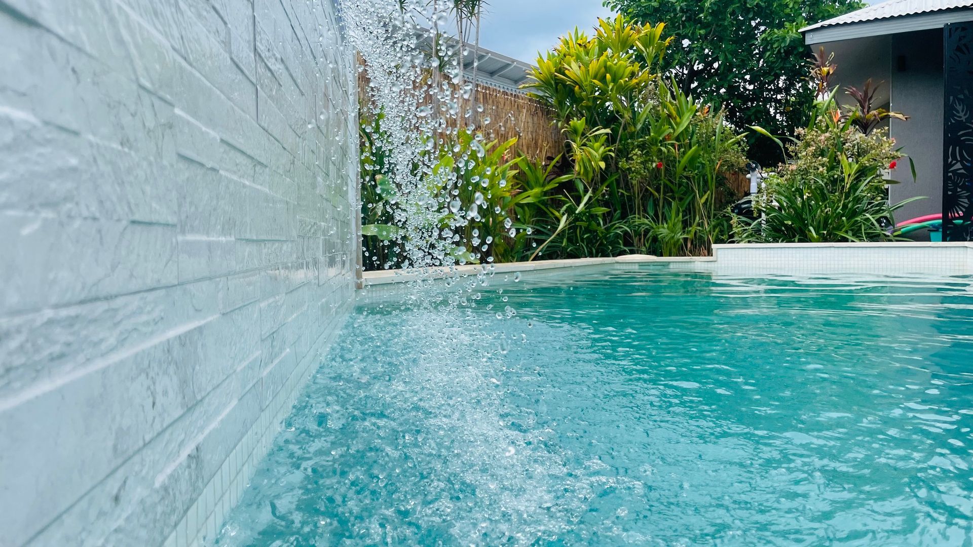 Modern Backyard Pool - Pool Builders in Girraween, NT