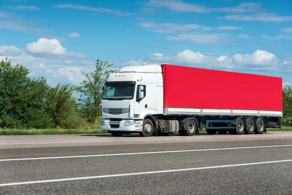 mezzo durante un trasporto su strada