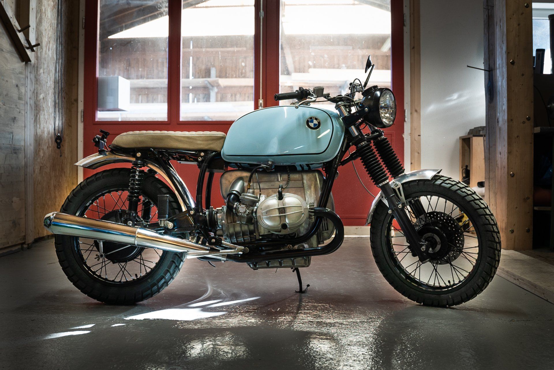 moto bmw transformée à Lavigny proche de Morges
