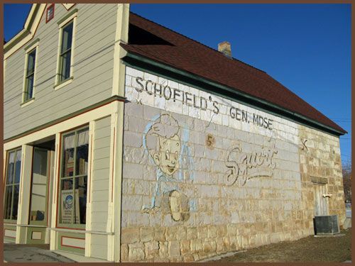 A building with the name schofield 's on it