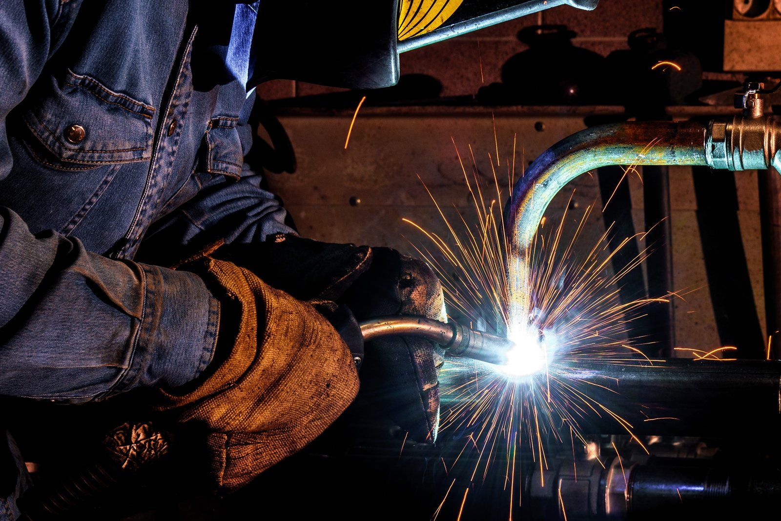 man use welding the metals