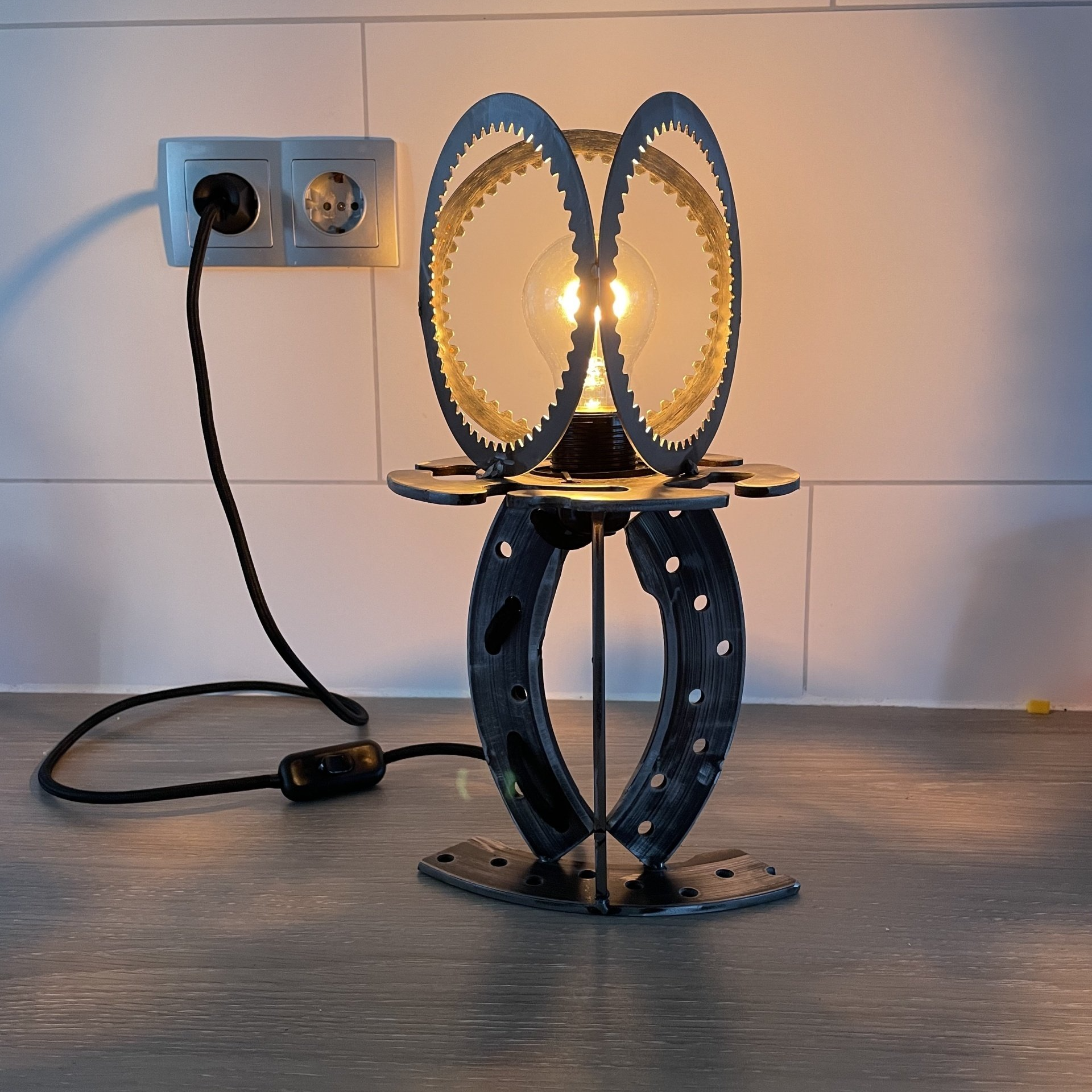 Unieke Harley Davidson Lamp, Lamp [Number 1] Gemaakt van Clutch en Brake disks