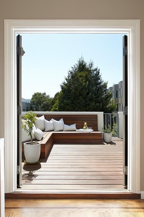 window zooming out to a deck