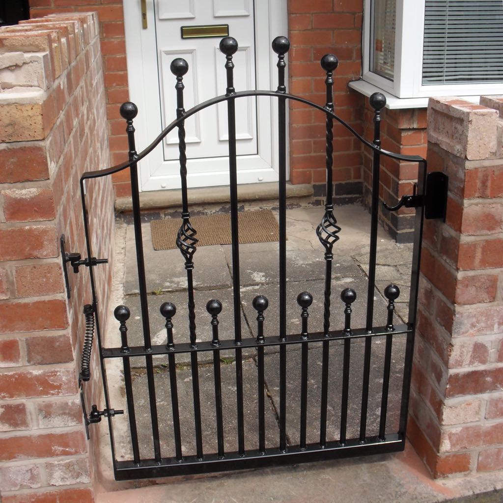 customised metal gate