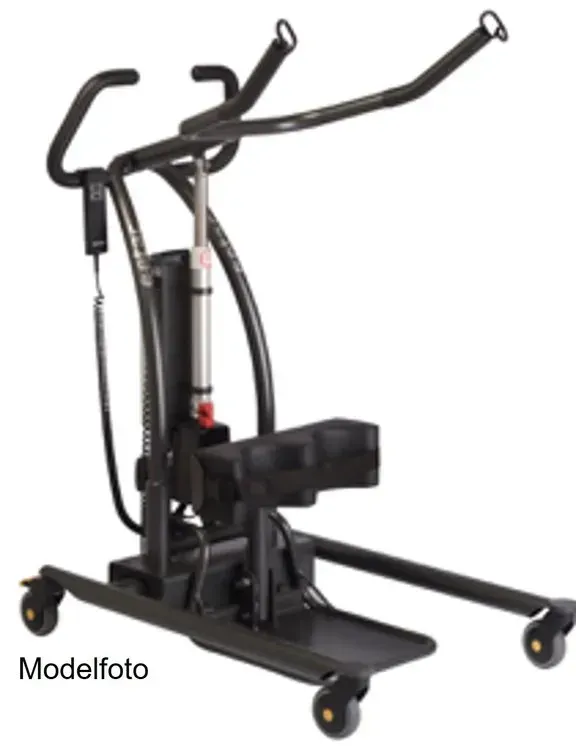 Sort patientlift med sæde, håndtag og hjul.