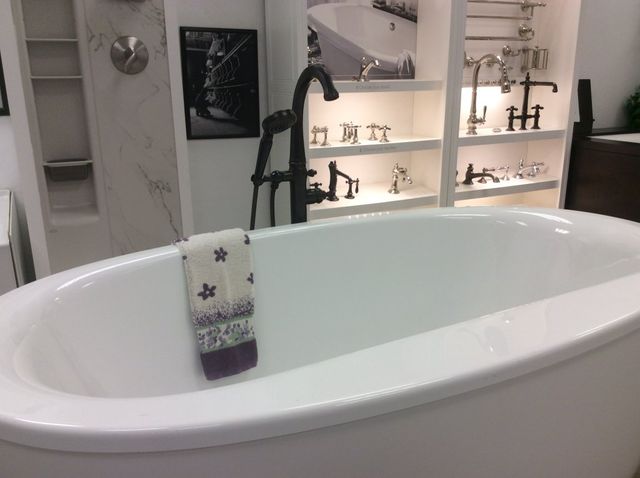 White Bath Tub — Tulare, CA — Lange Plumbing Supply