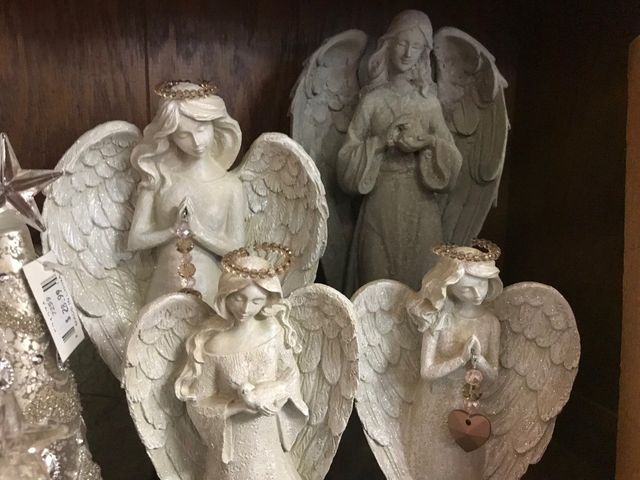 5 Angel Figurine Gift Ideas
