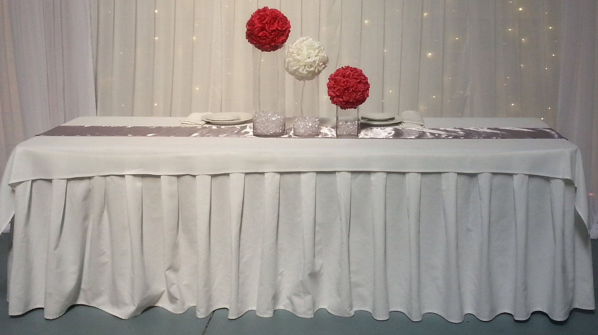 Cotton table skirt available in Black and white in various sizes