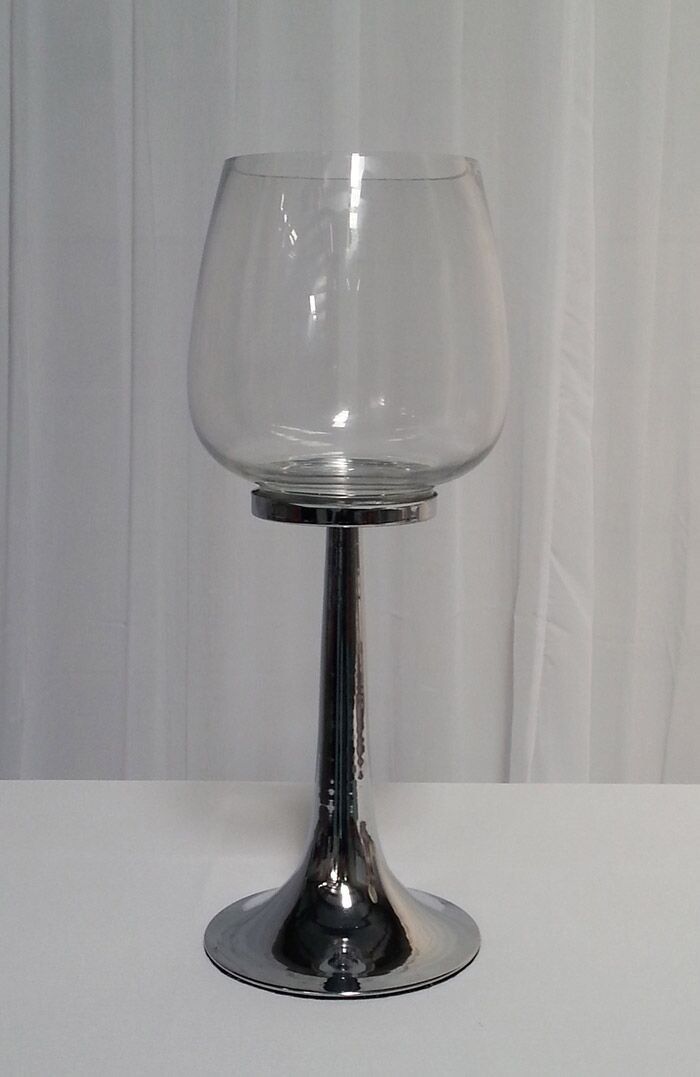 Glass Goblet vase and stand $10 incl gst