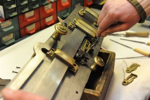 Montaggio serratura a doppia mappa