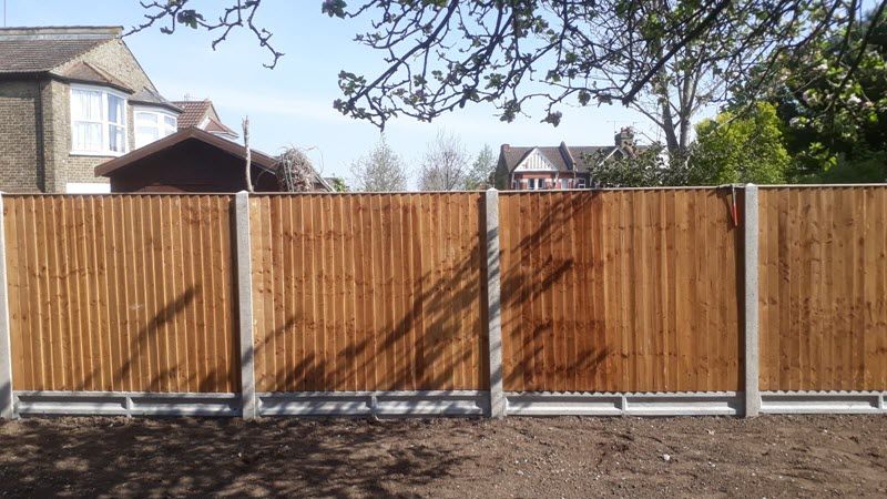feather edge fence installer