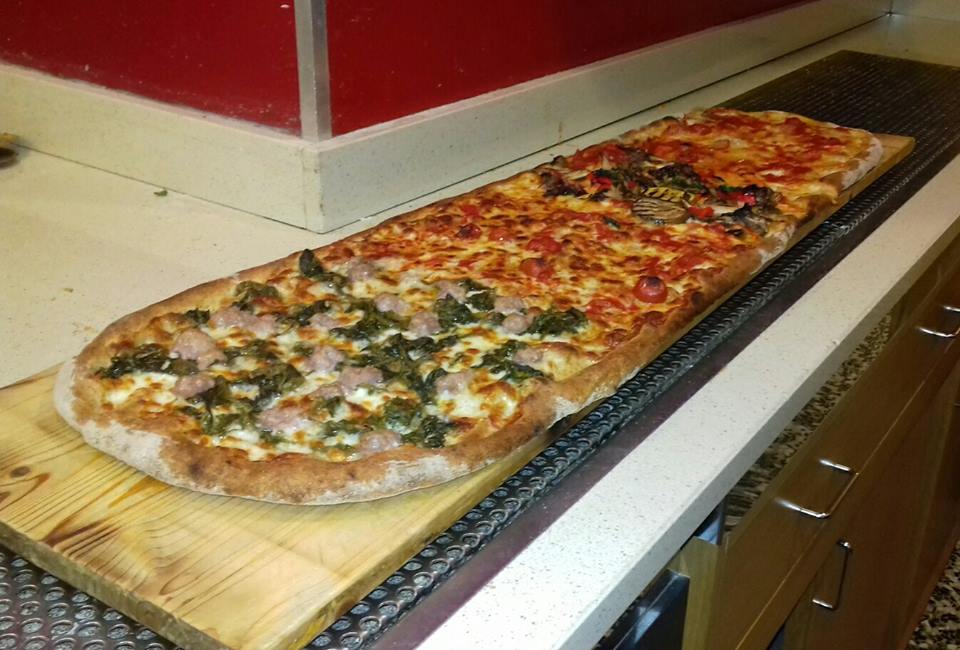 Pizza margherita al metro