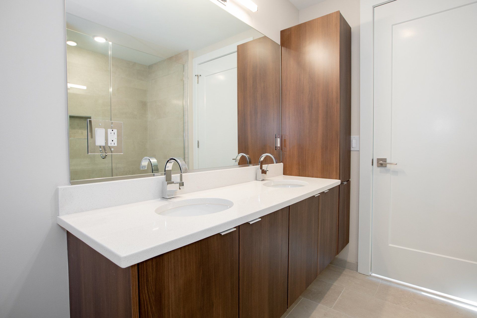 Spruce Square Bathroom Photo