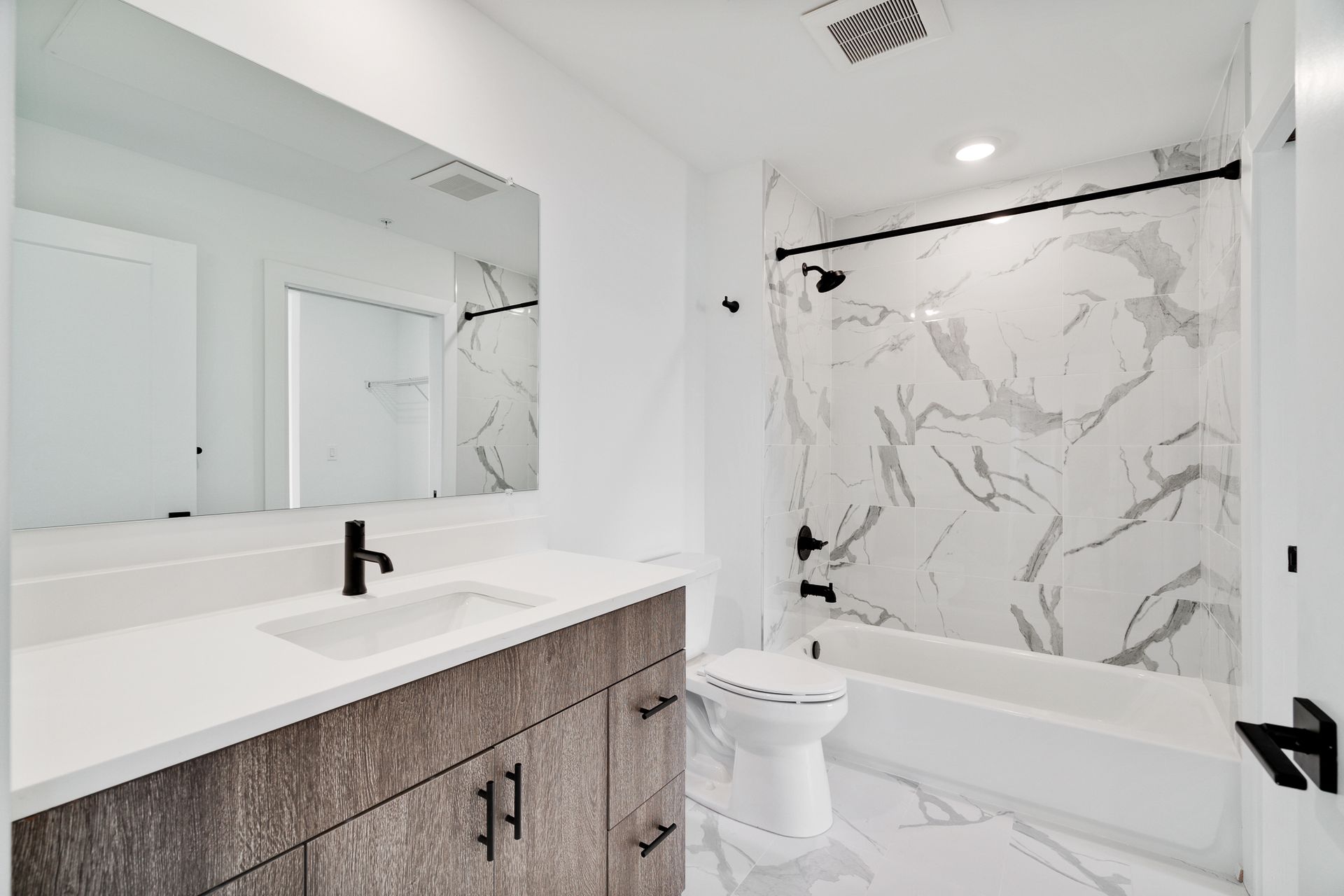 Interior photos of The Crown on Leland apartments in Fairmount, Philadelphia.