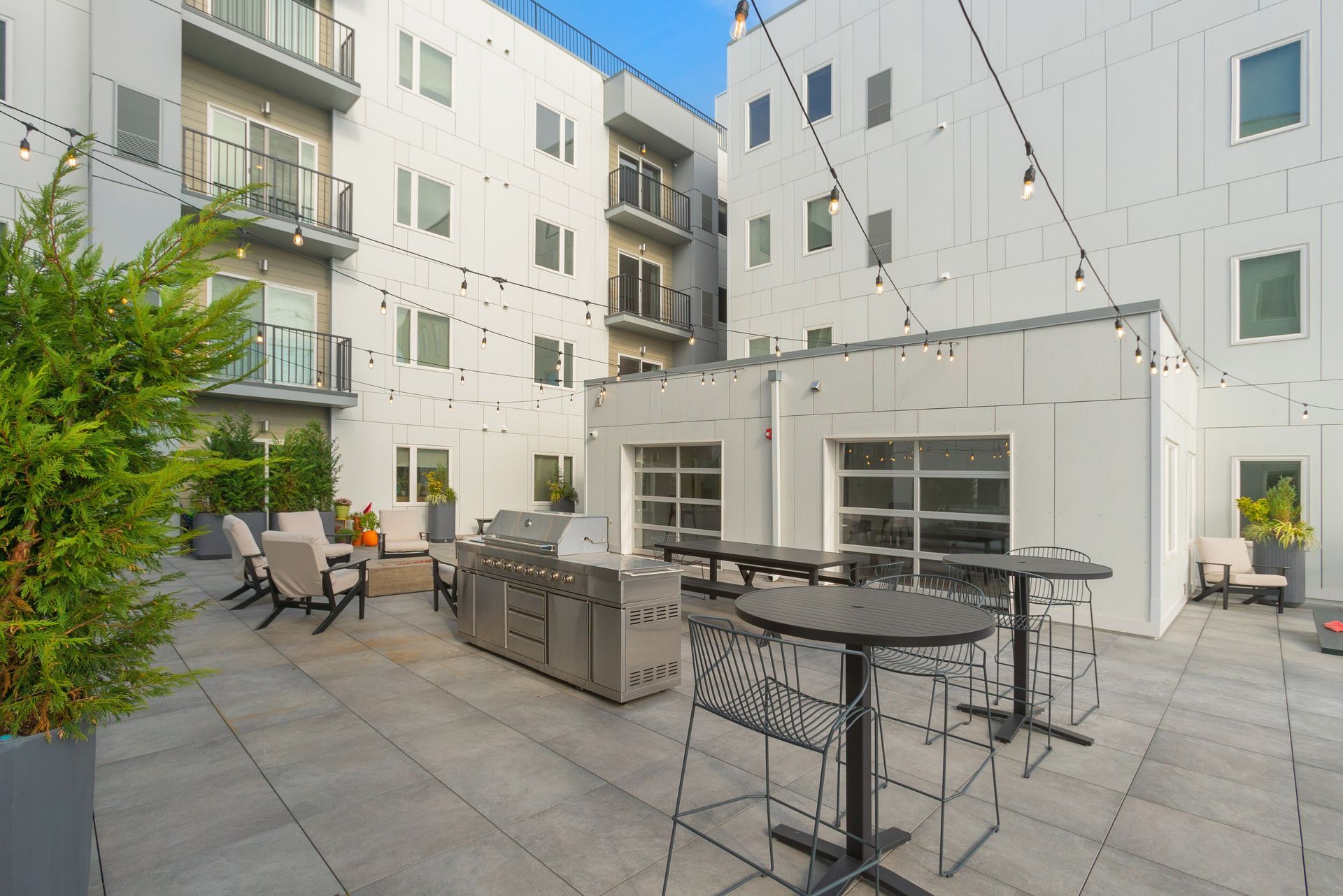 Exterior of Graduate Pointe apartments in Graduate Hospital, Philadelphia.