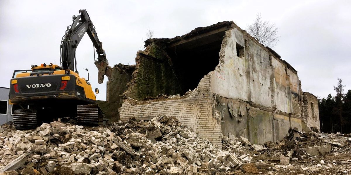 Ēku demontāža Kurzemē